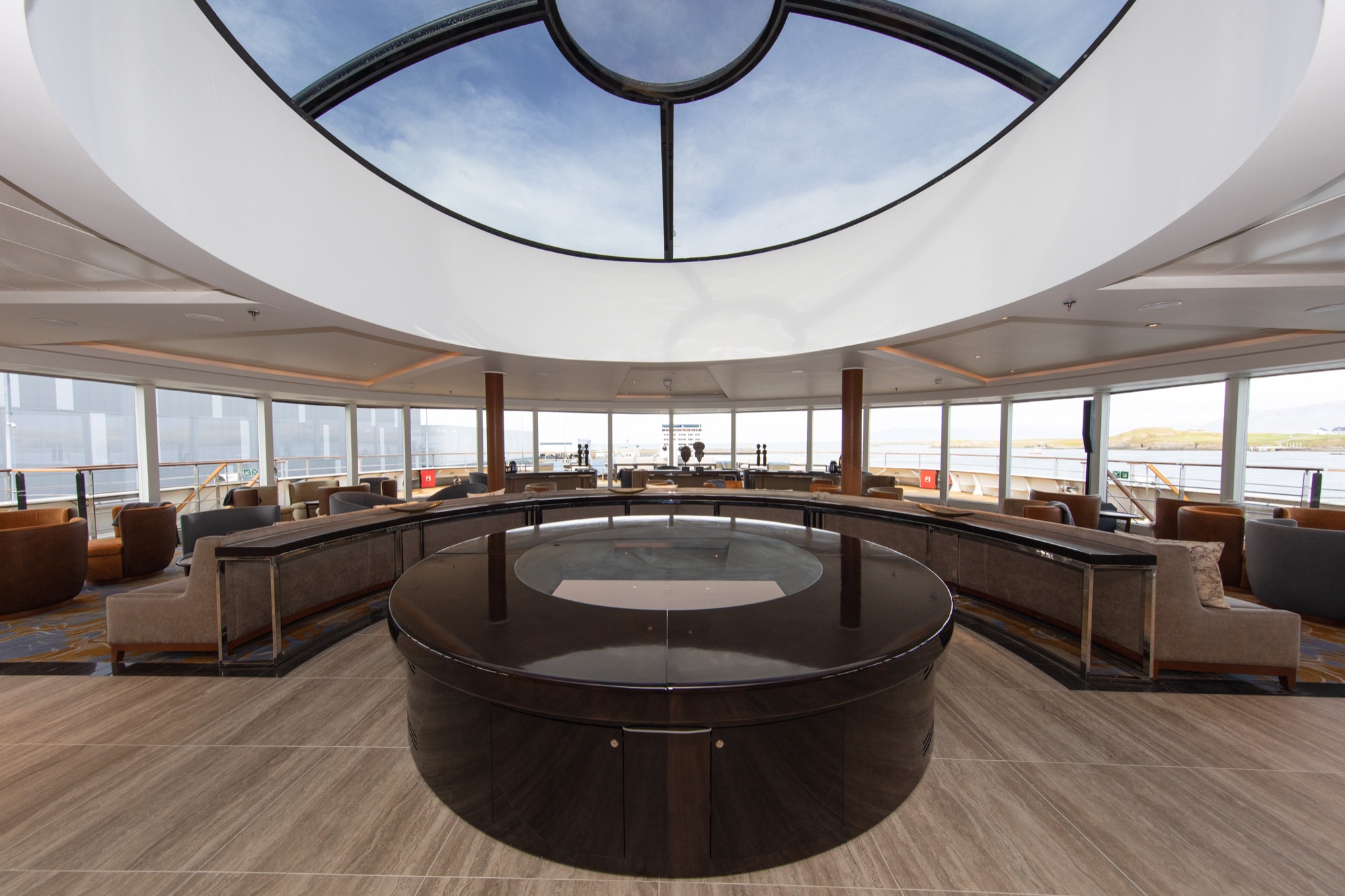 Quark Expeditions_World Explorer_Observation Lounge _2_.jpg